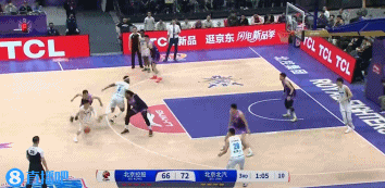 开张了！曾凡博底角接球果断出手三分穿针 命中个人本场首球